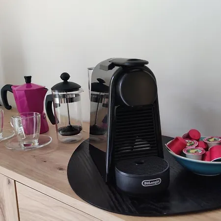 Altstadt-idylle Mit Balkon Und Parkplatz Грац