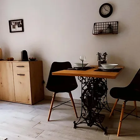 Altstadt-idylle Mit Balkon Und Parkplatz Апартаменты Грац