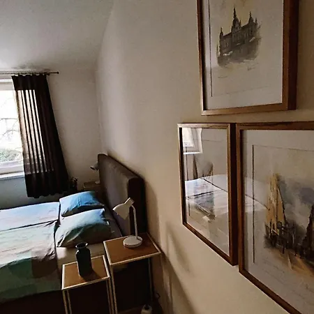 Altstadt-idylle Mit Balkon Und Parkplatz Graz