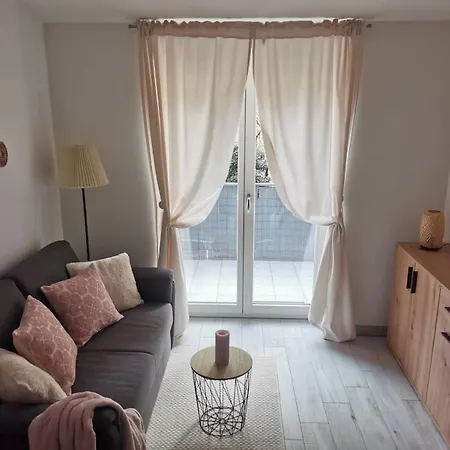 Altstadt-idylle Mit Balkon Und Parkplatz *