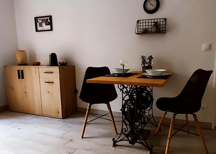 Altstadt-idylle Mit Balkon Und Parkplatz Апартаменты Грац